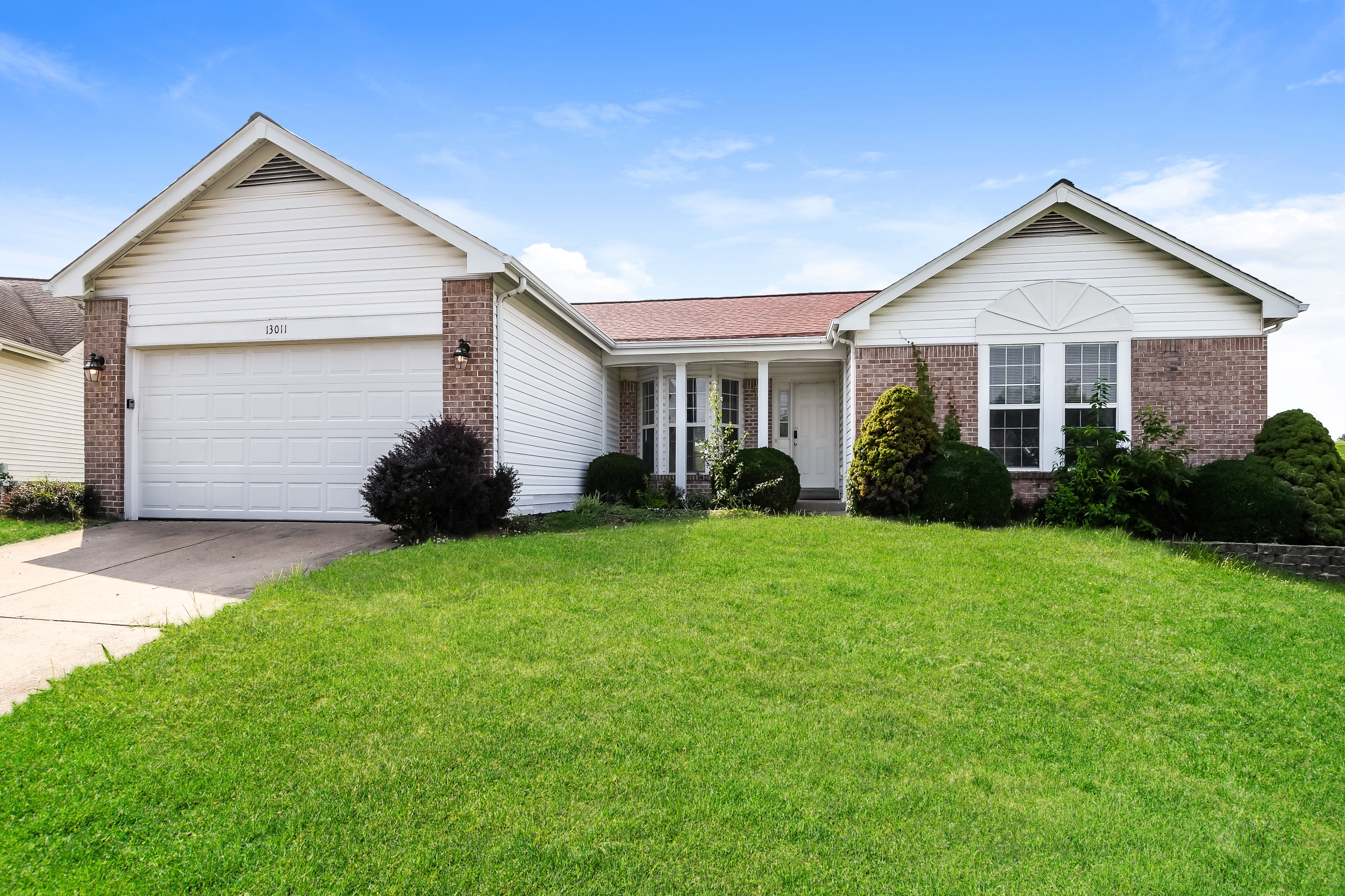 13011 MYSTIC BEND LN FLORISSANT, MO 63033